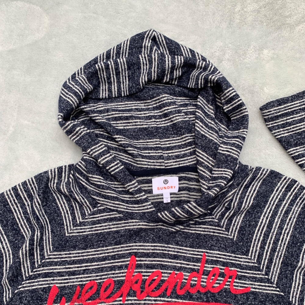 Sundry Sweartshirt
